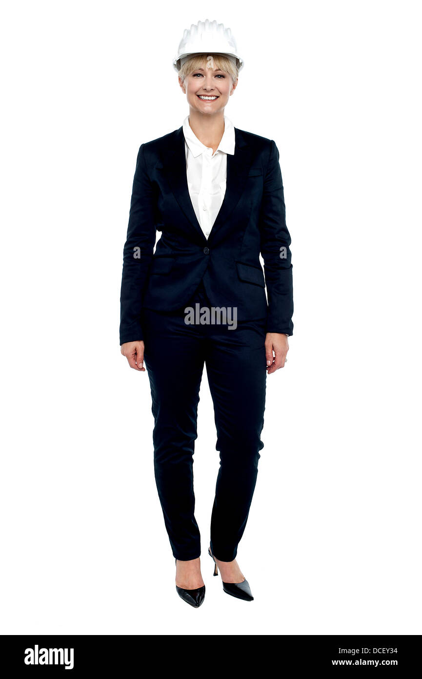 Portrait d'un architecte à la confiance des entreprises. Tous contre l'arrière-plan blanc. Banque D'Images