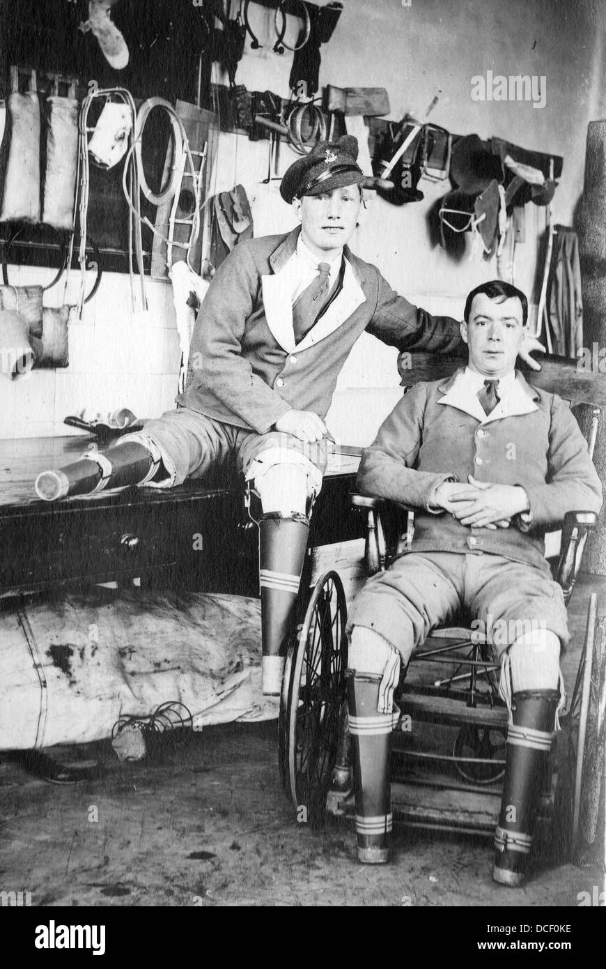 Amputé de deux soldats dans un faux atelier du membre au cours de la Grande Guerre Banque D'Images