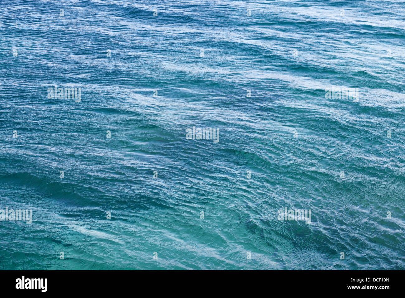 Mer Adriatique lumineux texture de fond de l'eau Banque D'Images