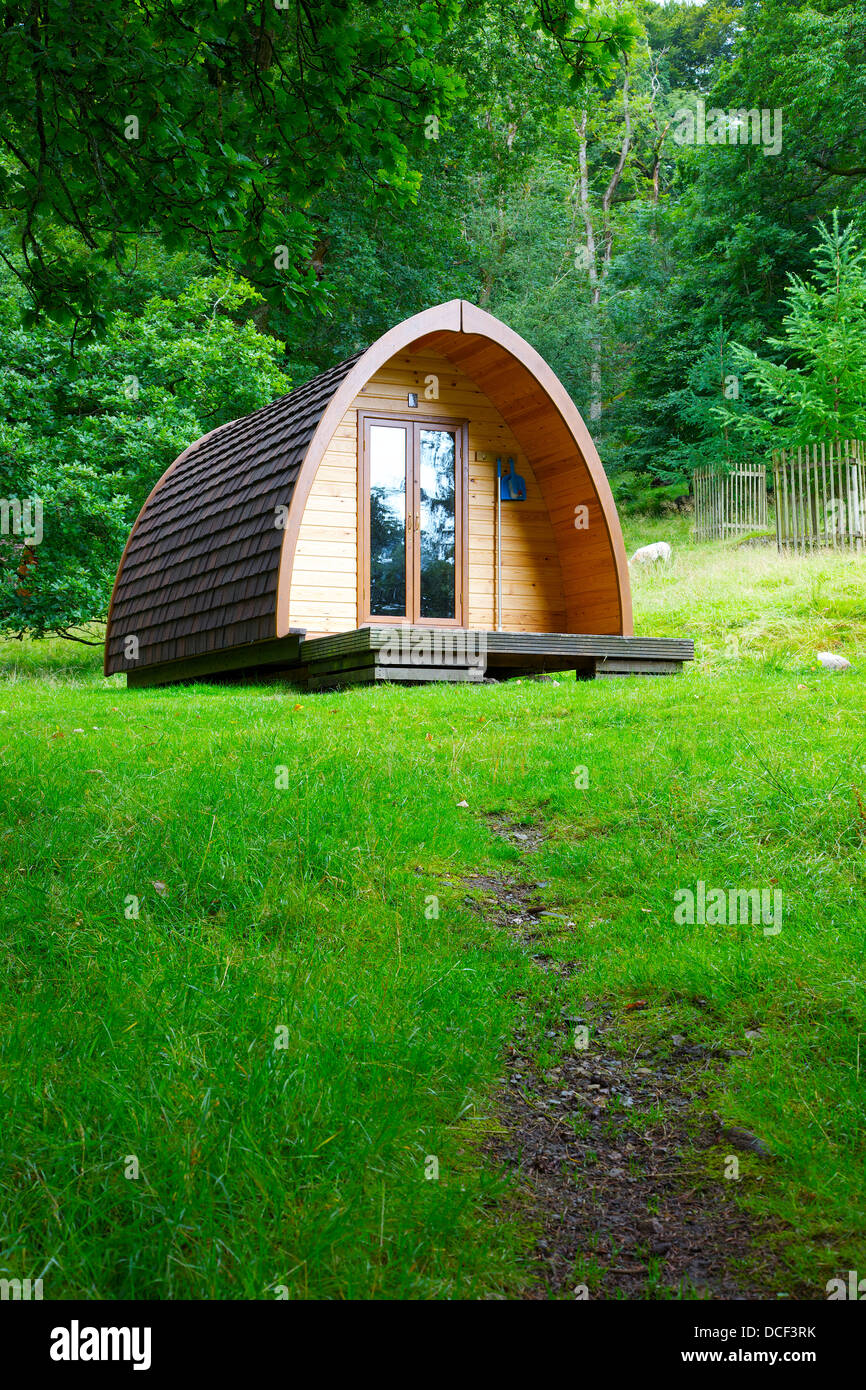 Camping in a pod Banque de photographies et d'images à haute résolution -  Alamy