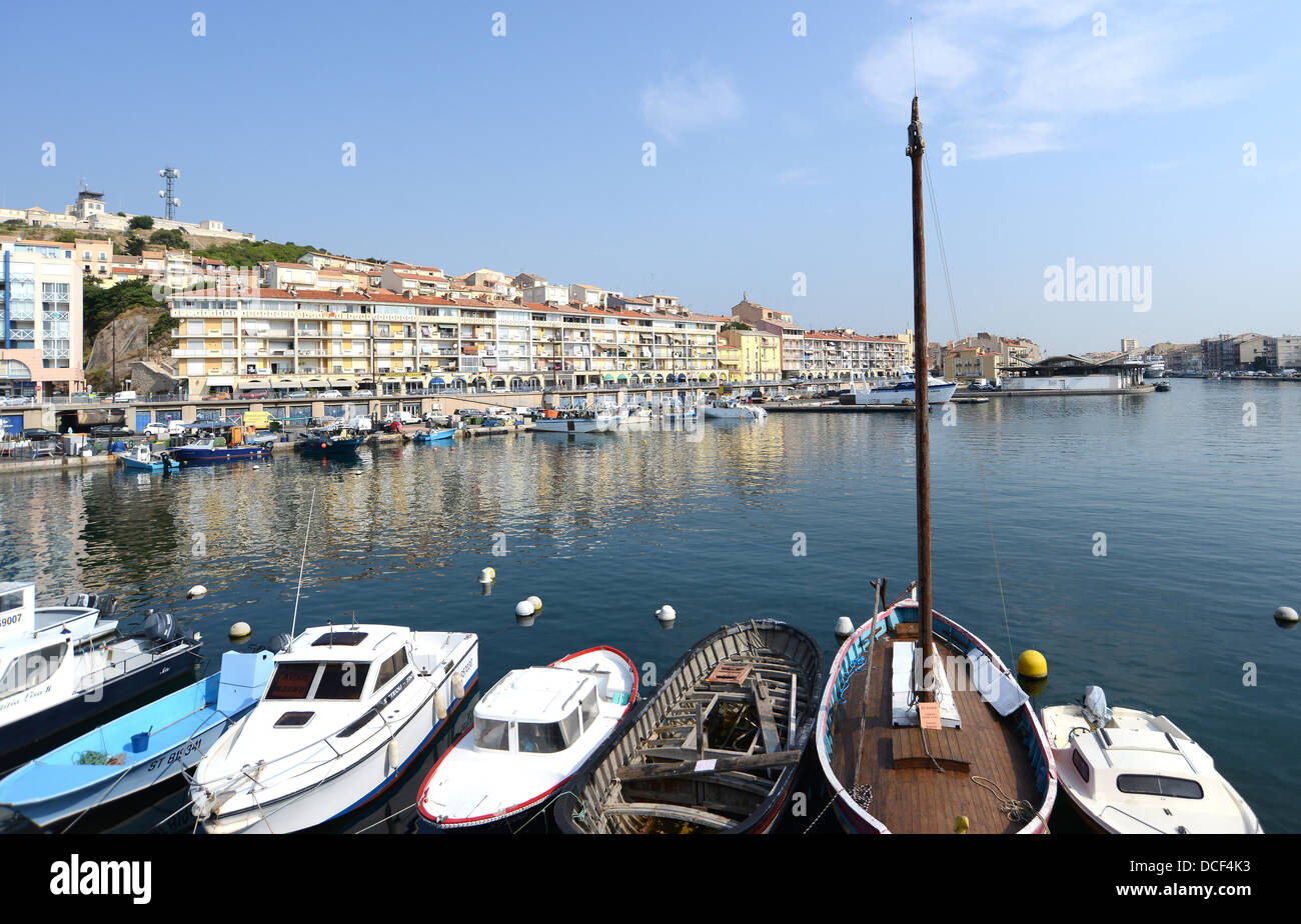 Le port de Sète, Hérault Languedoc-Roussillon France Photo Stock - Alamy