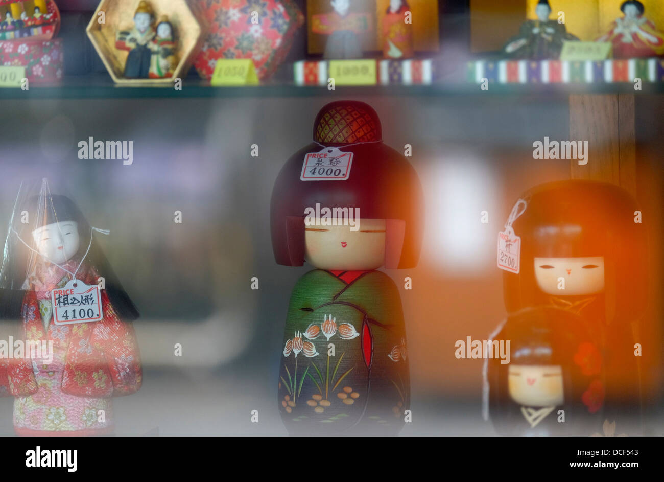 Poupées de Kokeshi, Centre Commercial Nakamise Dori, temple Sensoji Banque D'Images