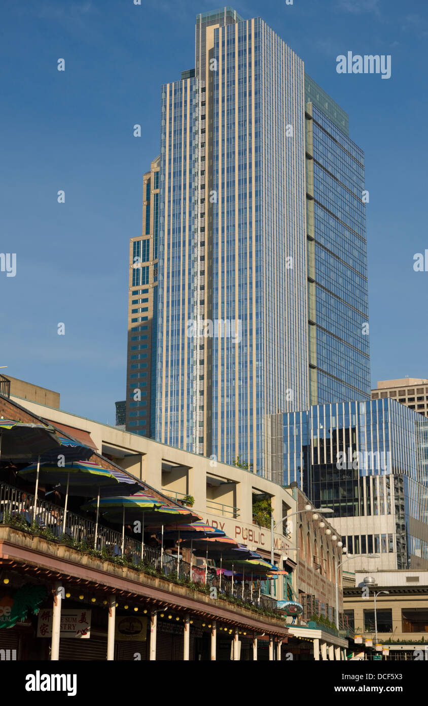 Piscine extérieure SUR LE TOIT RESTAURANT Pike Place Market centre de Seattle, État de Washington, USA Banque D'Images