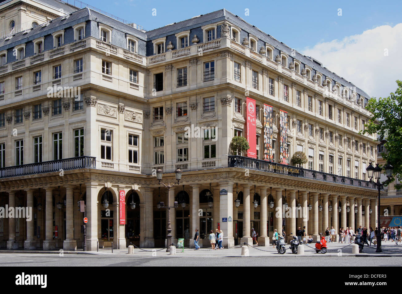 Salle Richelieu, le théâtre de la Comédie-Française à Paris. La Place Colette est sur la droite, la Place André-Malraux sur t Banque D'Images