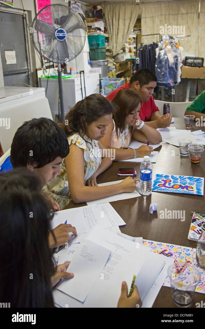 Fuerza Unida Programme de leadership des jeunes d'été pour adolescents hispaniques dans le sud de San Antonio Banque D'Images