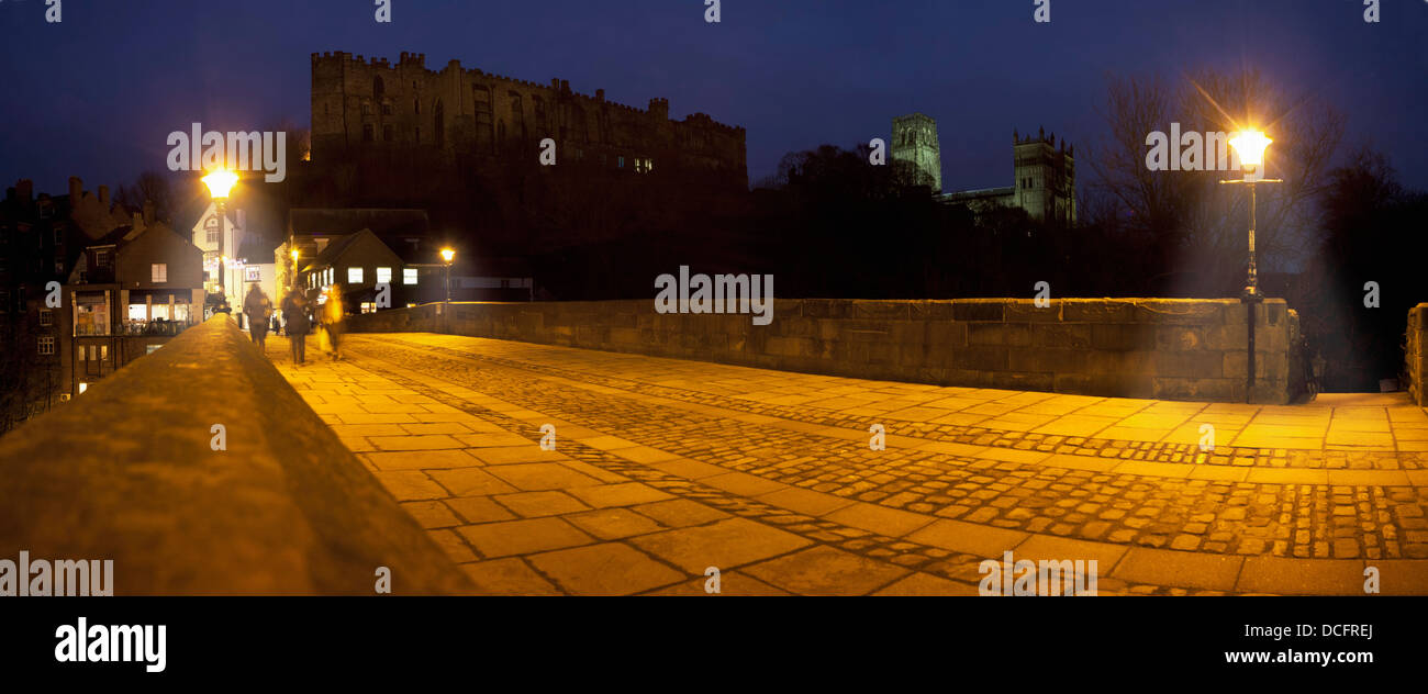 Château de Durham et cathédrale en soirée ; Durham, Angleterre Banque D'Images