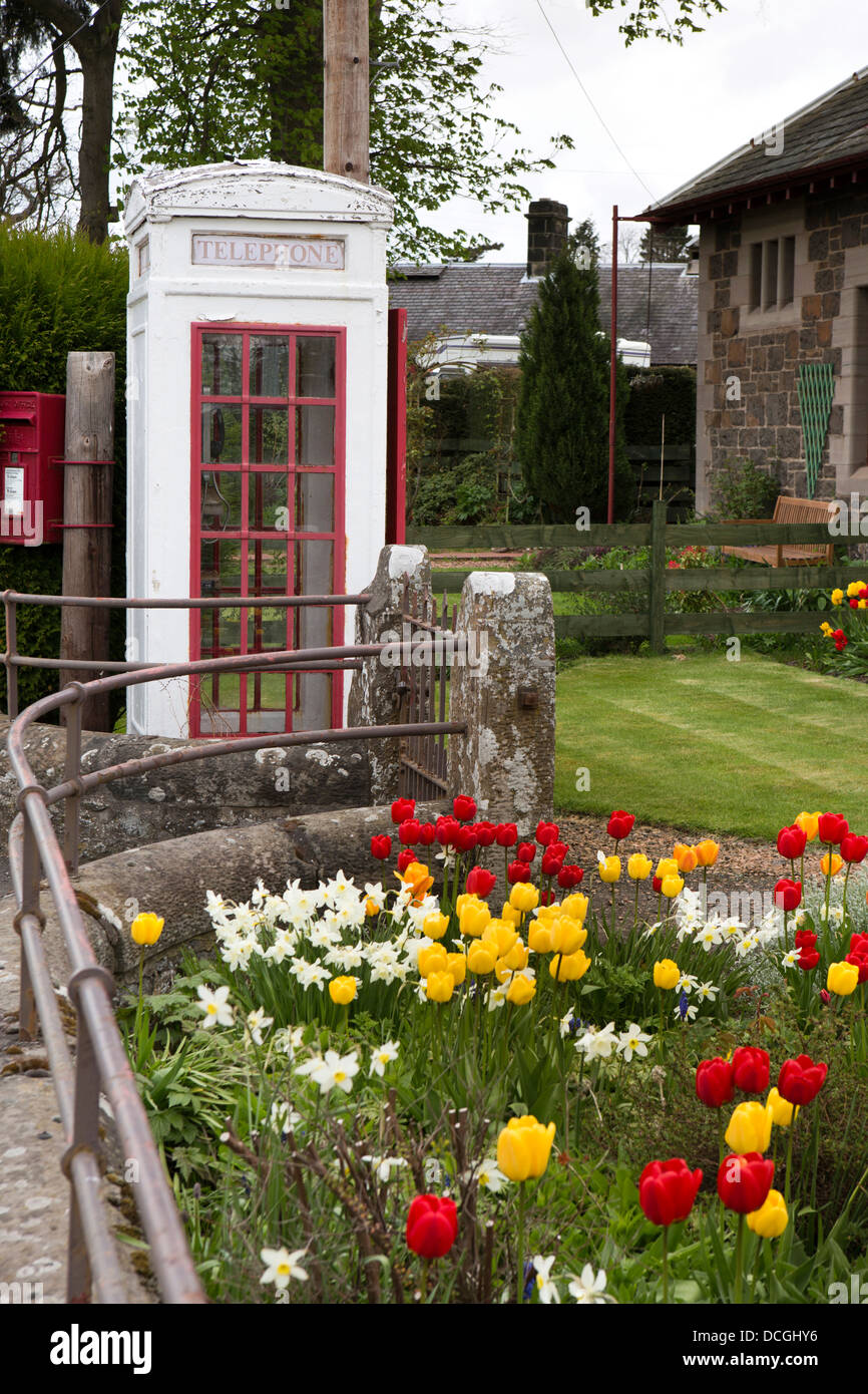 L'Écosse, Perth et Kinross, Rhynd, Rare K3 téléphone énumérés dans la boîte de jardin de vieux bureau de poste, un seul en UK Banque D'Images