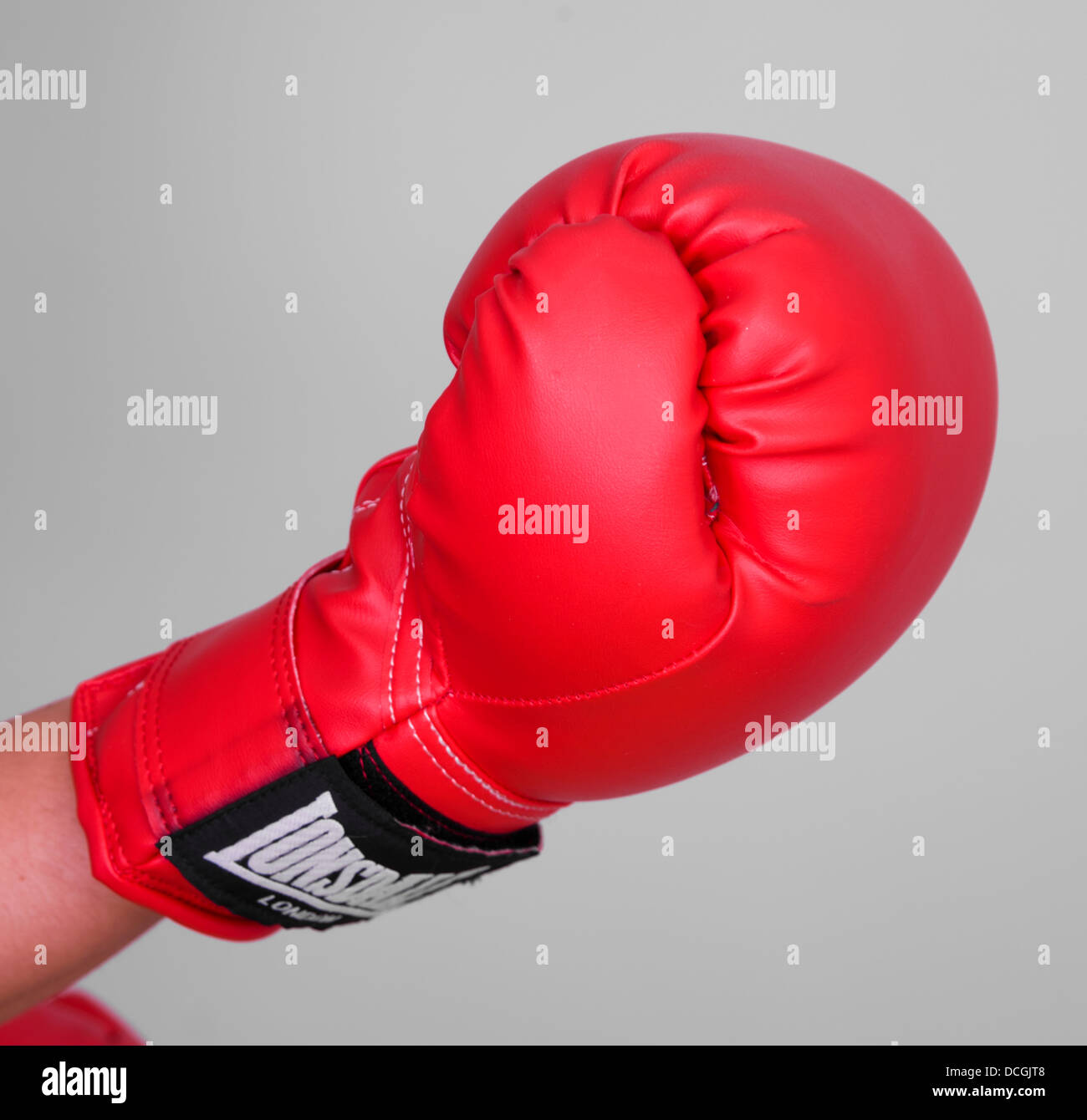 Gant de boxe rouge. Jemma parution modèle 3796 Pas de tir Banque D'Images