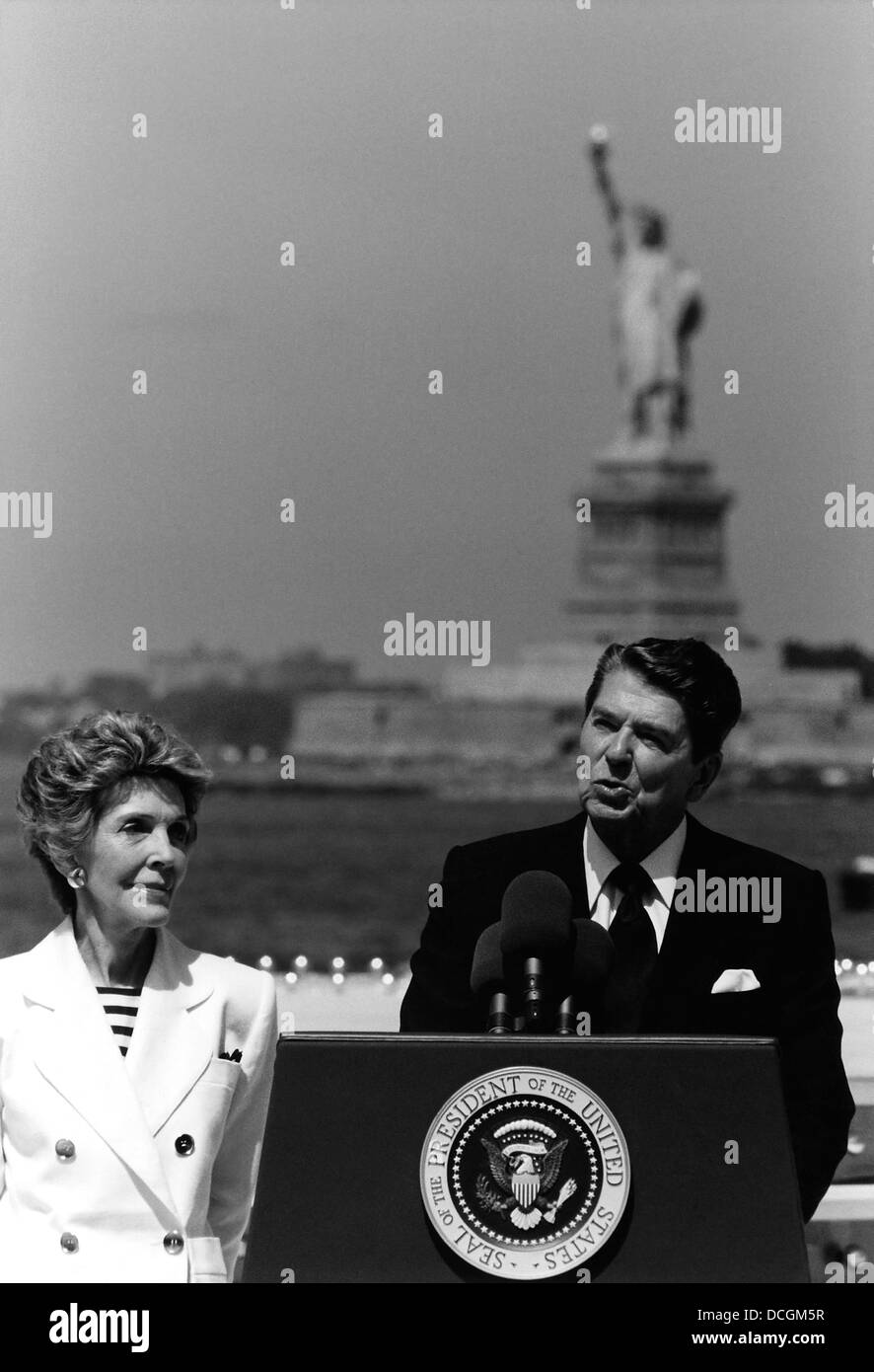 Photo restaurés numériquement du président Ronald Reagan et Nancy Reagan Banque D'Images