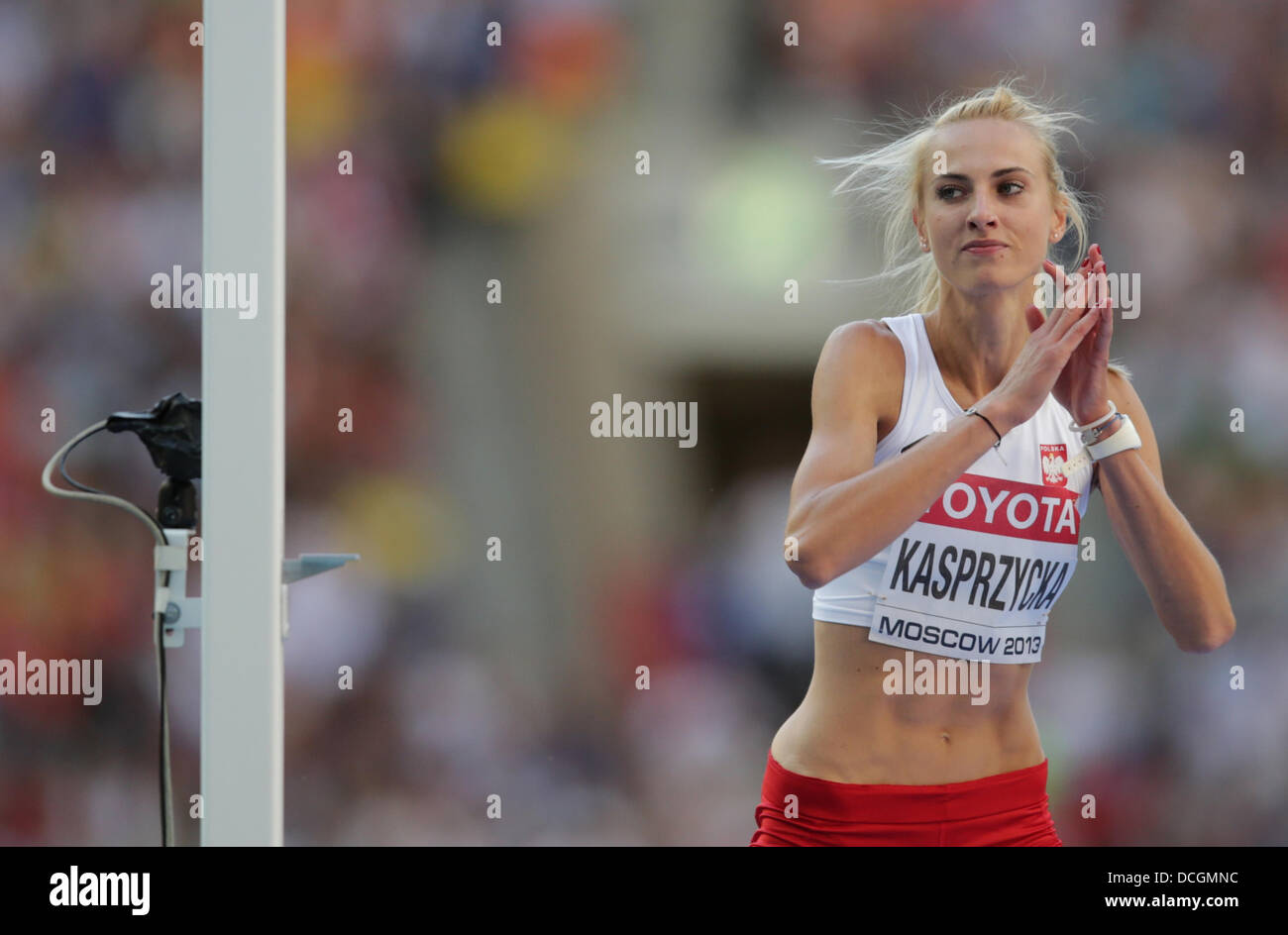 Moscou, Russie. Août 17, 2013. Justyna Kasprzycka de Pologne réagit en finale du saut en hauteur à la 14e es Championnats du monde d'athlétisme au stade Luzhniki de Moscou, Russie, 17 août 2013. Photo : Michael Kappeler/dpa/Alamy Live News Banque D'Images