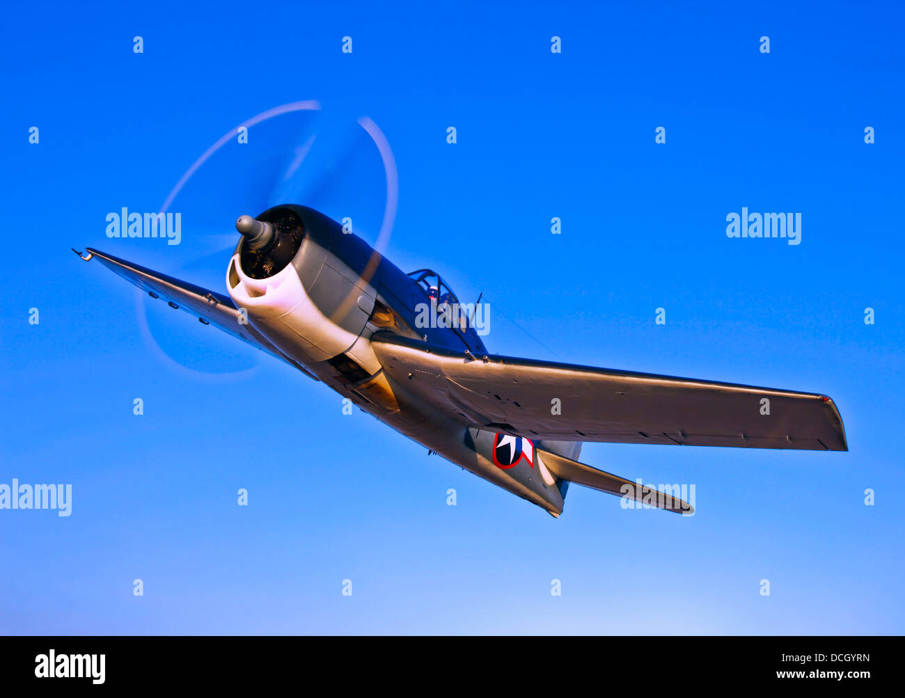 Un Grumman F6F-3 Hellcat en vol près de Chino, en Californie. Banque D'Images