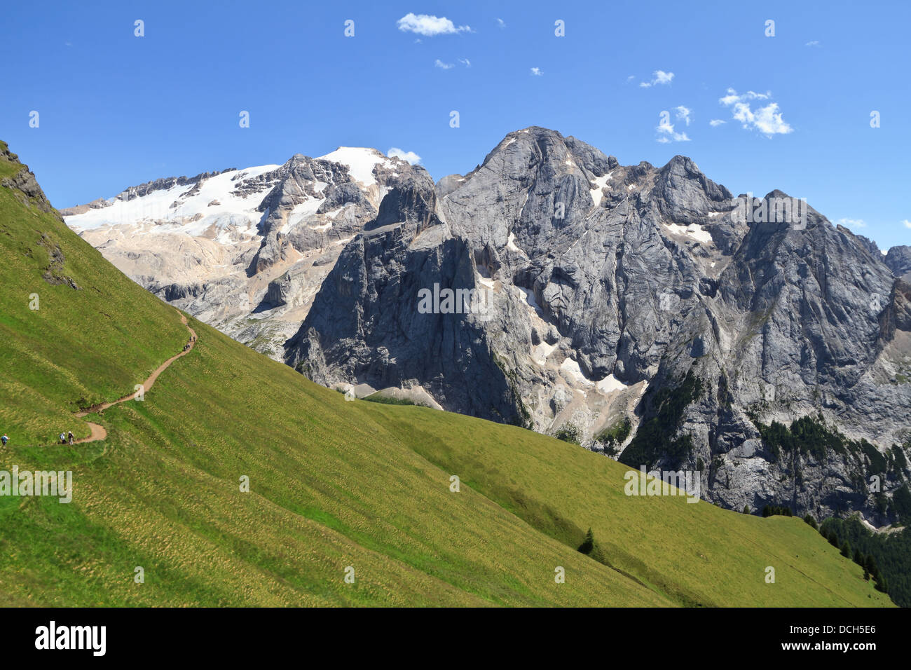 Dolomiti - vue d'été de mont Marmolada, Trentin, Italie Banque D'Images