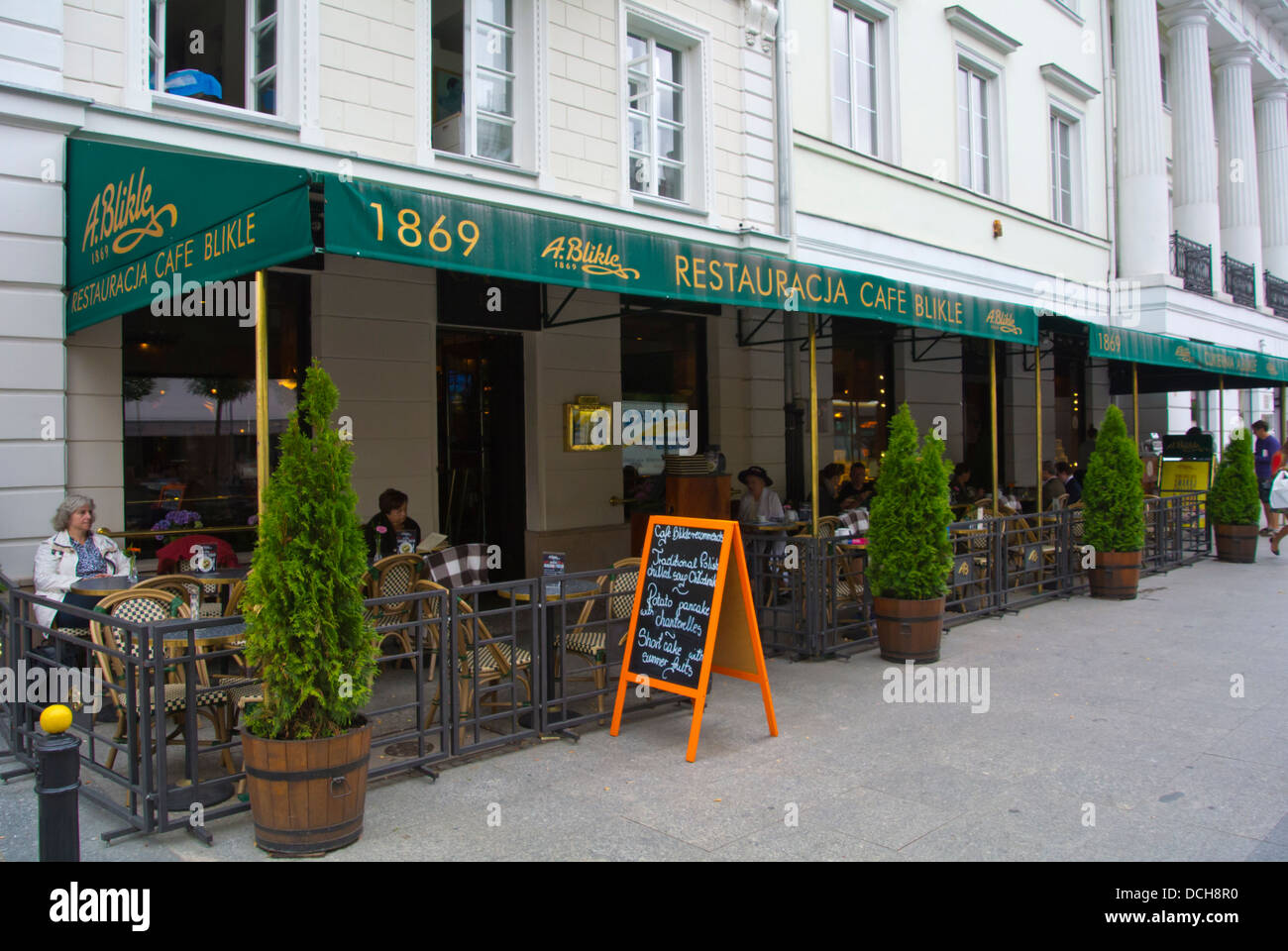 Un célèbre café Blikle dans la rue Nowy Swiat centre de Varsovie Pologne Europe Banque D'Images