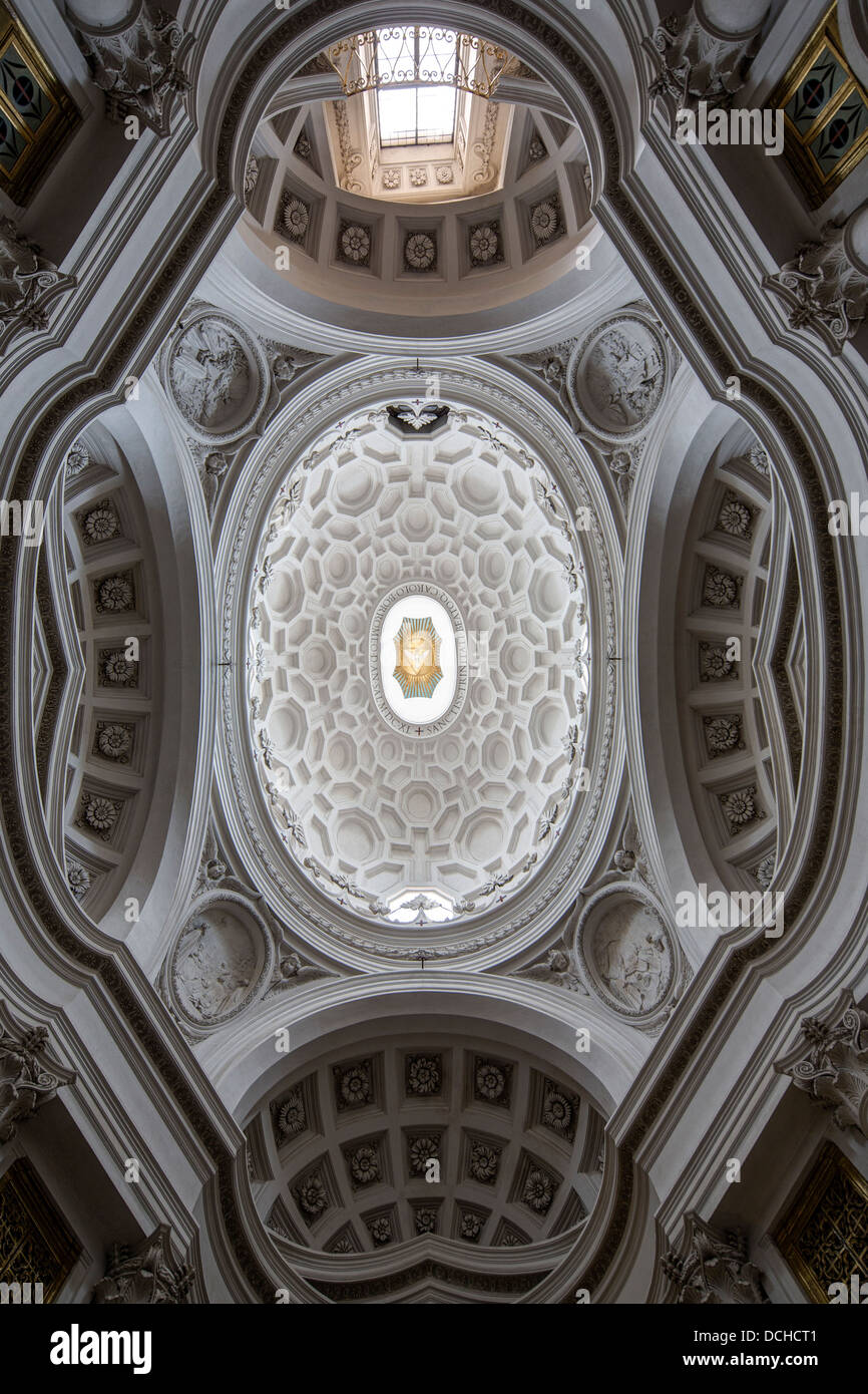 L'intérieur du dôme, l'église de San Carlo alle Quattro Fontane, Rome, Italie Banque D'Images