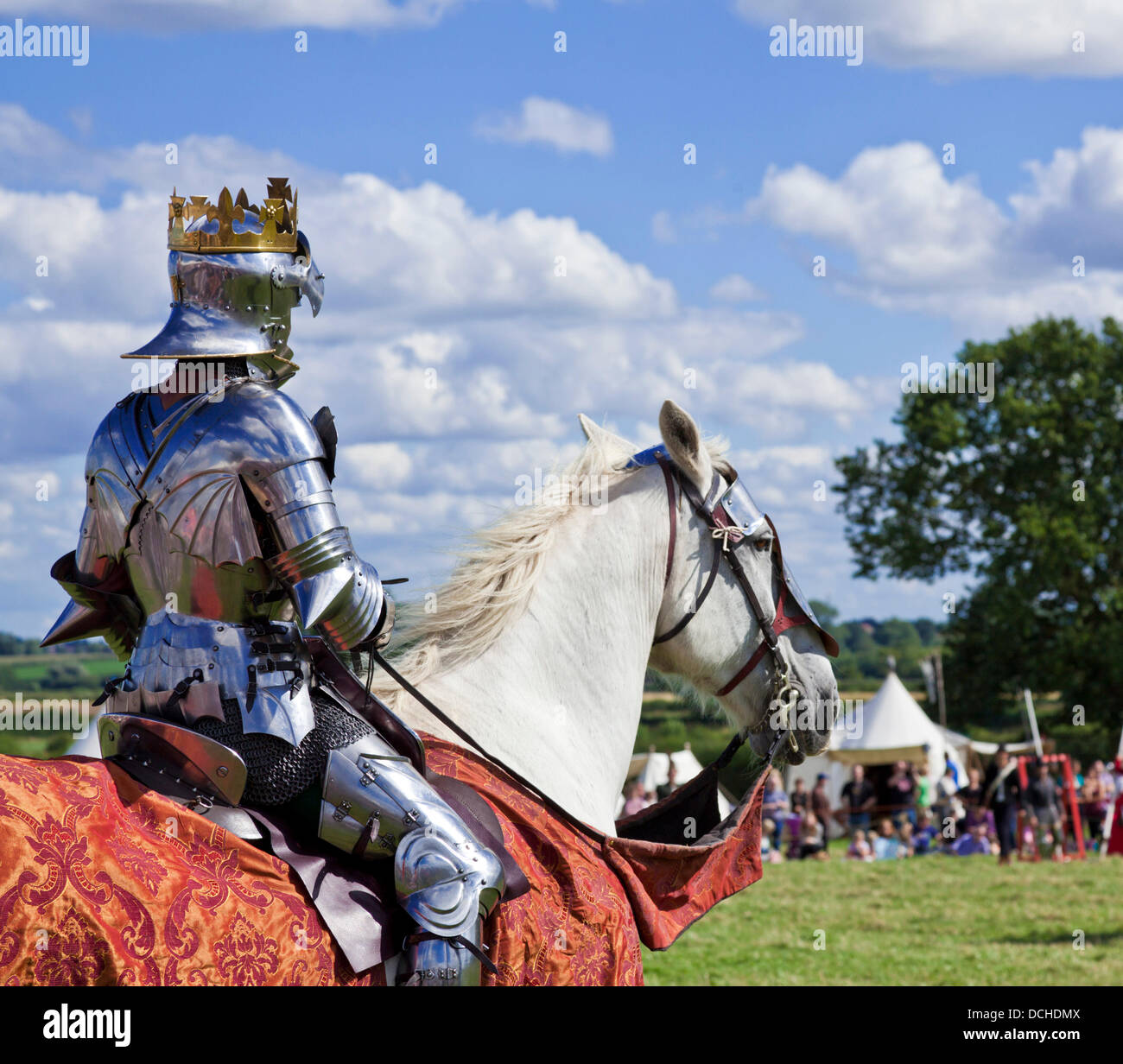 Champ de bataille de Bosworth, près de Hinckley, Leicestershire, UK. Août 18, 2013. La guerre des Deux-Roses Russie adopter de nouveau le 528e anniversaire de la bataille de Bosworth (22 août 1485) Le roi Richard III regarde la bataille avant sa défaite quand il a perdu le trône d'Angleterre à Henri Tudor. Il était le dernier roi anglais à mourir au combat. Cette bataille fut la dernière bataille importante dans la guerre des Deux-Roses la guerre civile entre les maisons d'York et de Lancaster Crédit : eye35/Alamy Live News Banque D'Images