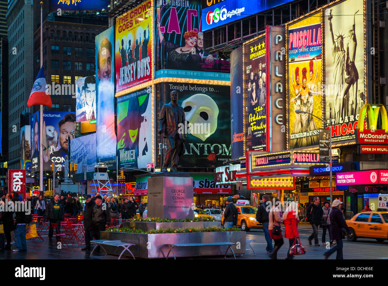 Des panneaux publicitaires pour les spectacles de Broadway à Times Square, New York City Banque D'Images