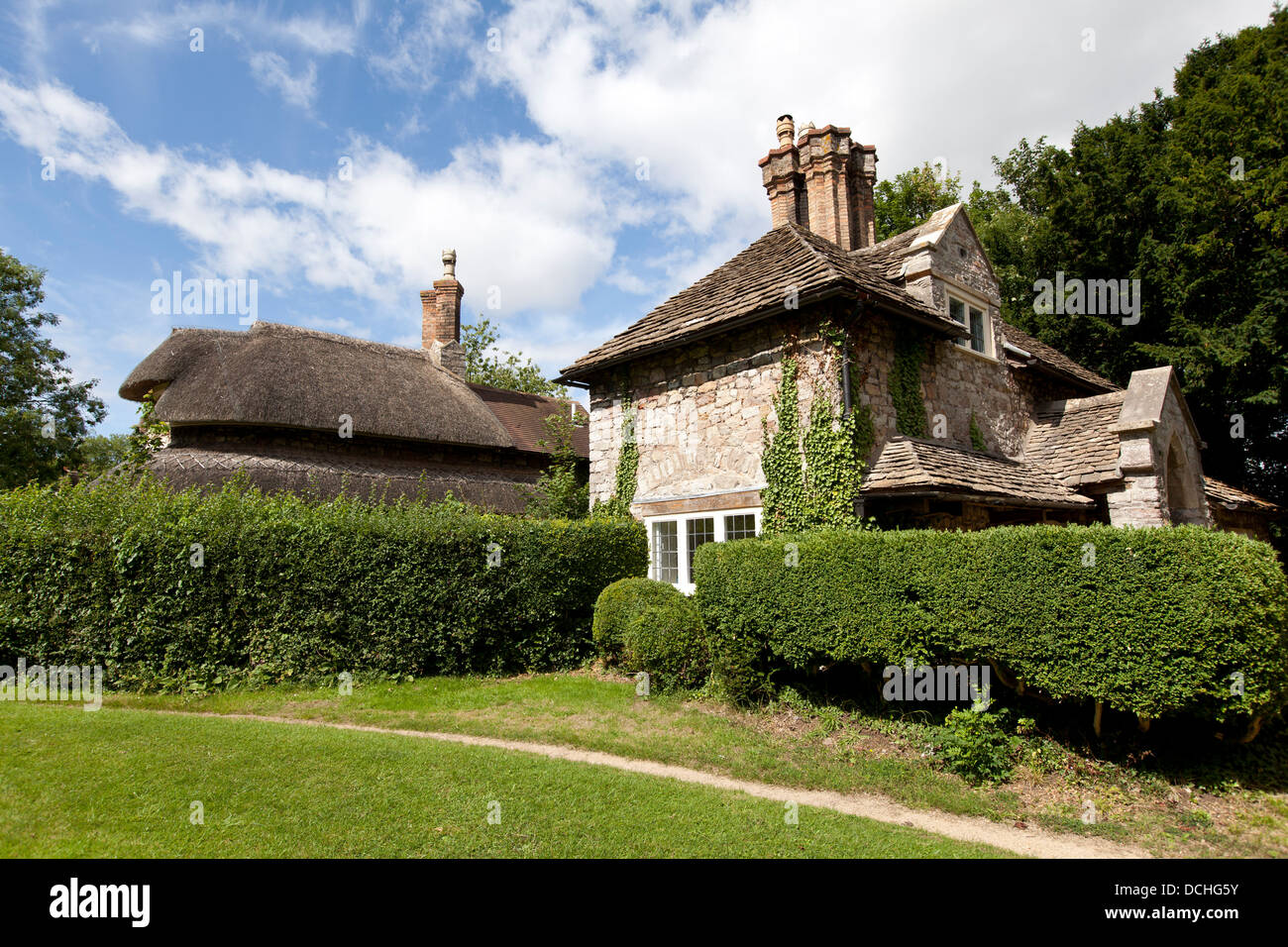 Sweetbriar Cottage Cottage circulaire avec en arrière-plan, hameau de Blaise, Henbury, Bristol, Angleterre, Royaume-Uni. Banque D'Images