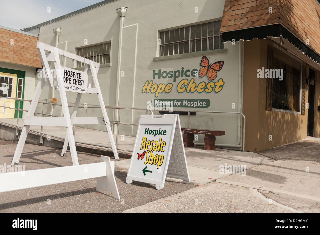 L'Hospice Hospice pour Femmes Hope Chest Création de boutique de revente dans la ville de Mount Dora, Floride USA Banque D'Images