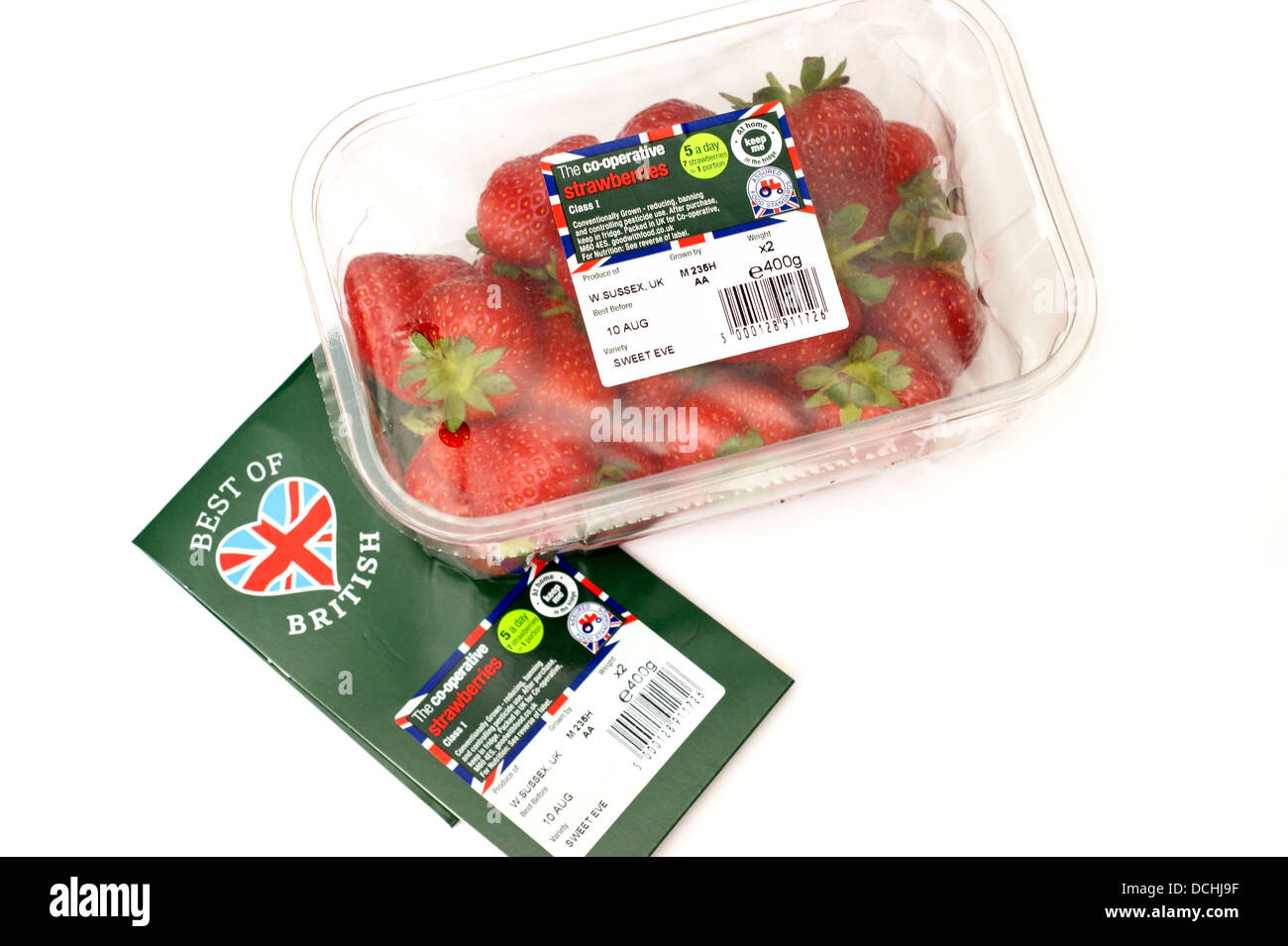 - Co operative fraises (sweet eve) montrant les fruits d'été 5 24 British & petit tracteur rouge logos Banque D'Images