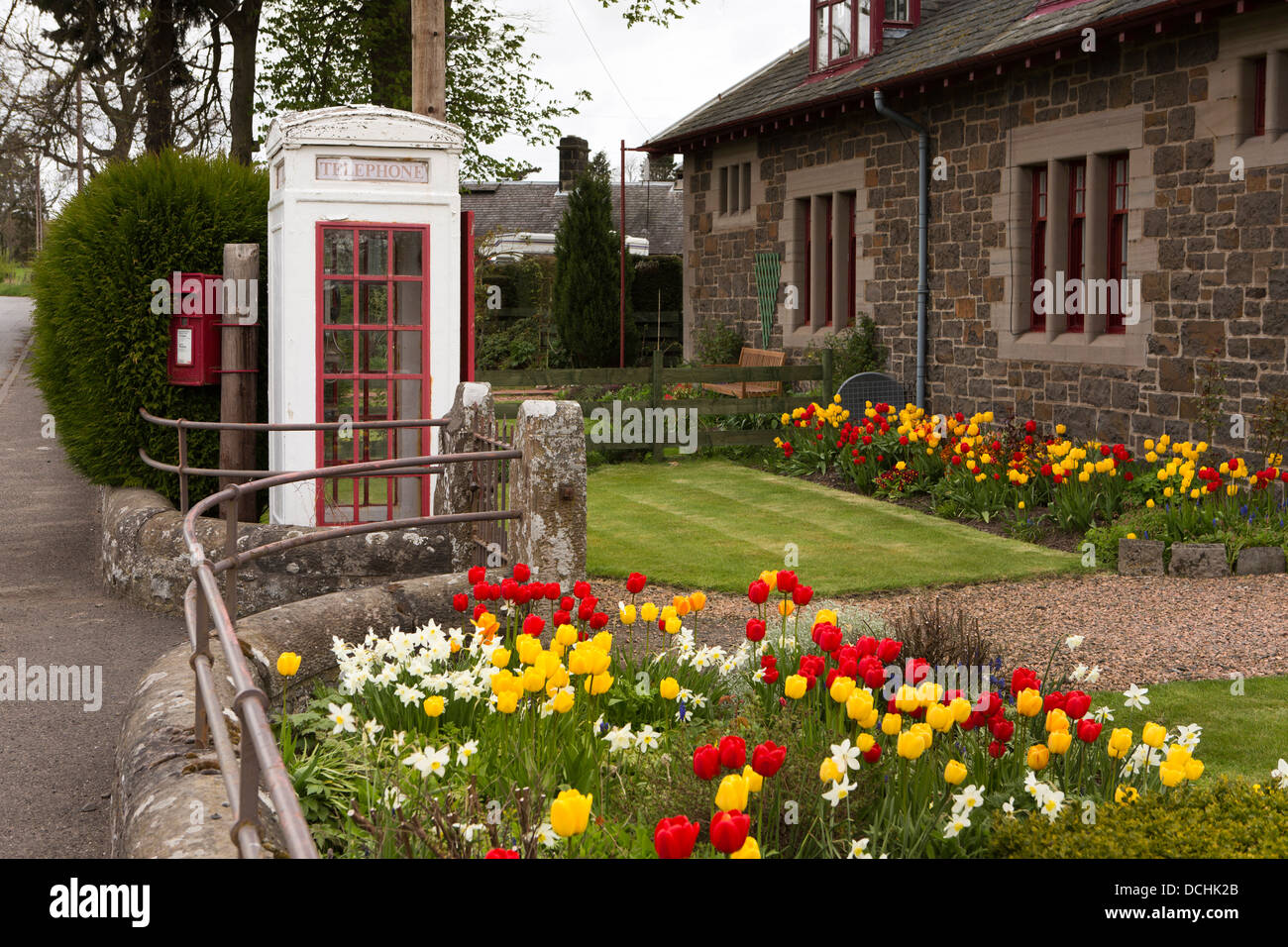L'Écosse, Perth et Kinross, Rhynd, Rare K3 téléphone énumérés dans la boîte de jardin de vieux bureau de poste, un seul en UK Banque D'Images