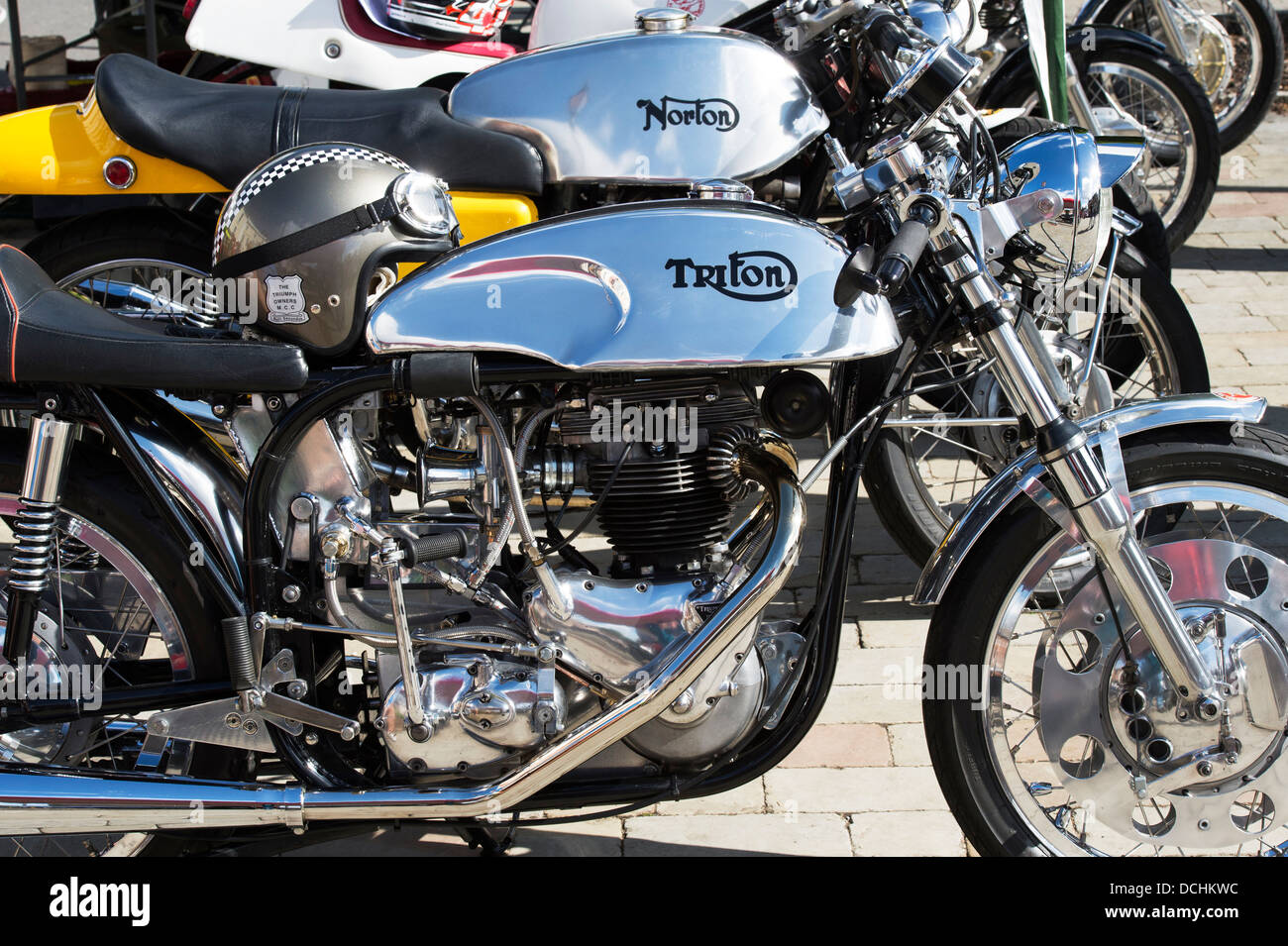 Triton café racer moto. Triumph/Norton moto. Moto classique britannique  Photo Stock - Alamy