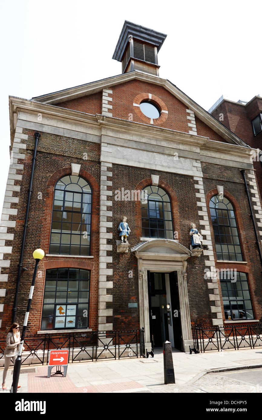 Maison troglodyte ancienne chapelle et l'école paroissiale Hatton Garden London England UK Banque D'Images