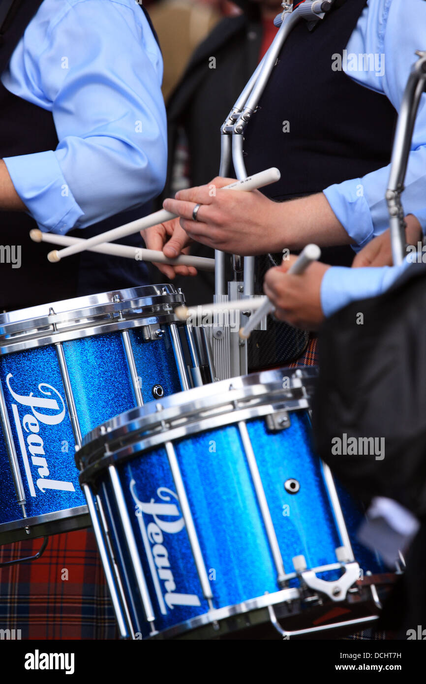 Batteurs dans l'Irlande du Nord, le maréchal Montgomery tambour lors du Championnat de Pipe Band à Glasgow Green en 2013 Banque D'Images