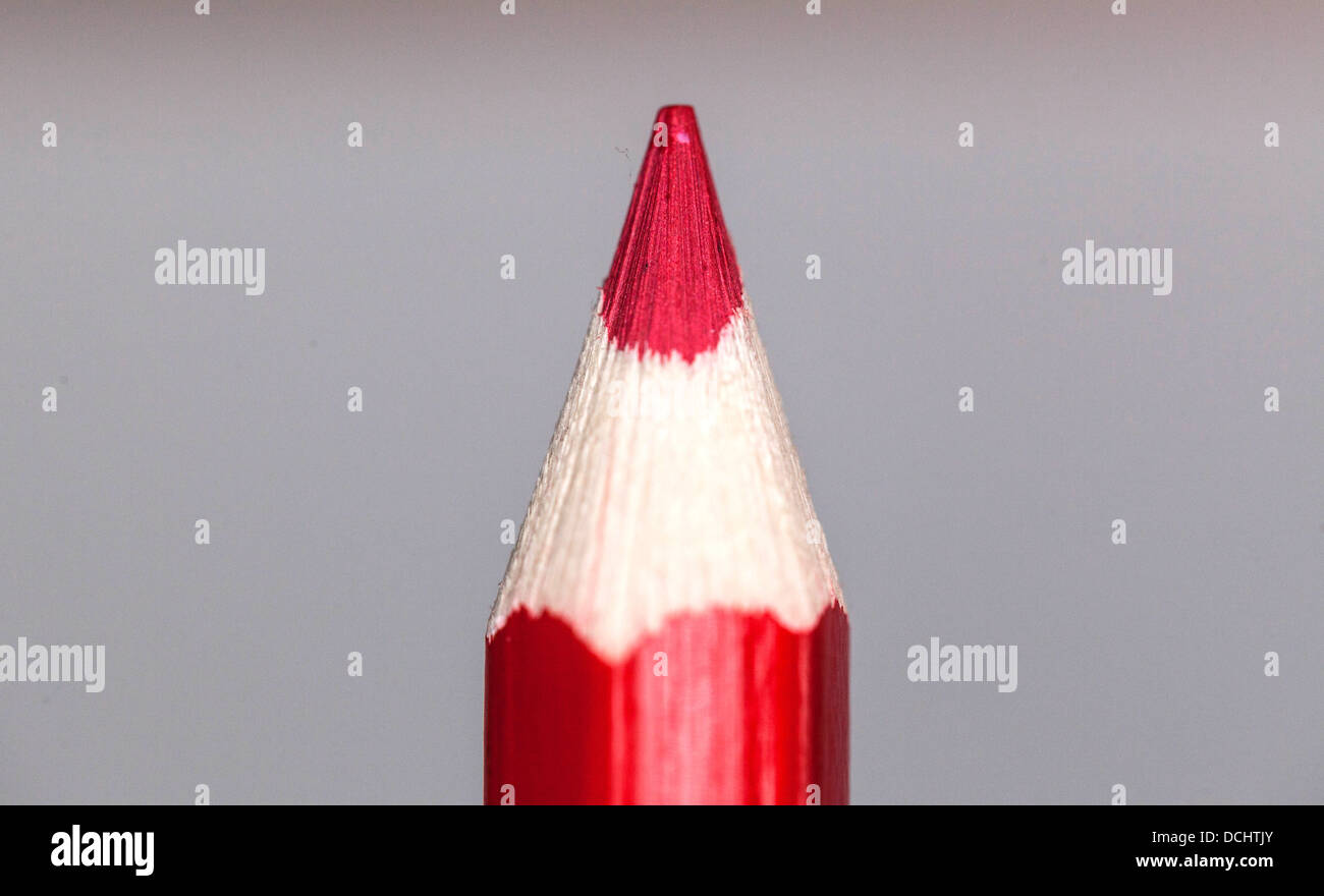 Pointe de crayon rouge. Banque D'Images