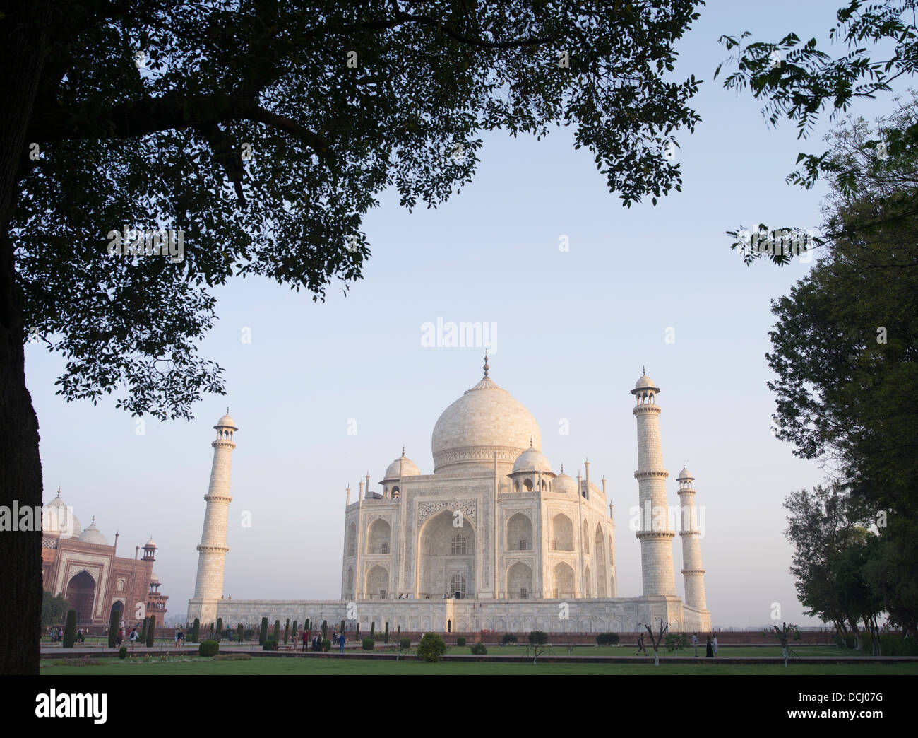 Mausolée en marbre blanc du Taj Mahal - Agra (Inde), site du patrimoine mondial de l'UNESCO Banque D'Images