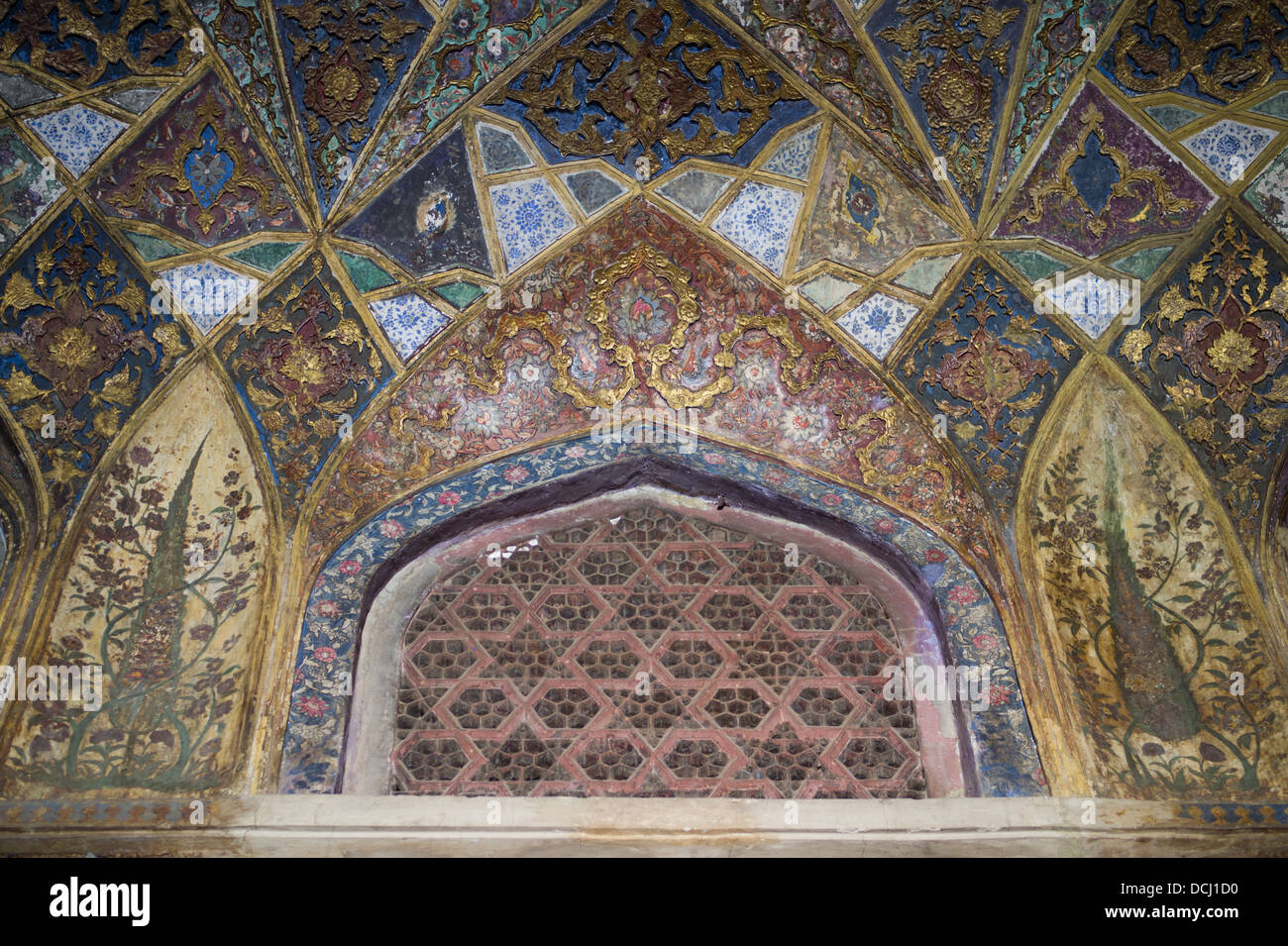 Itimad-ud-Daulah tombeau intérieur ( Baby Taj ) montrant marqueterie Banque D'Images
