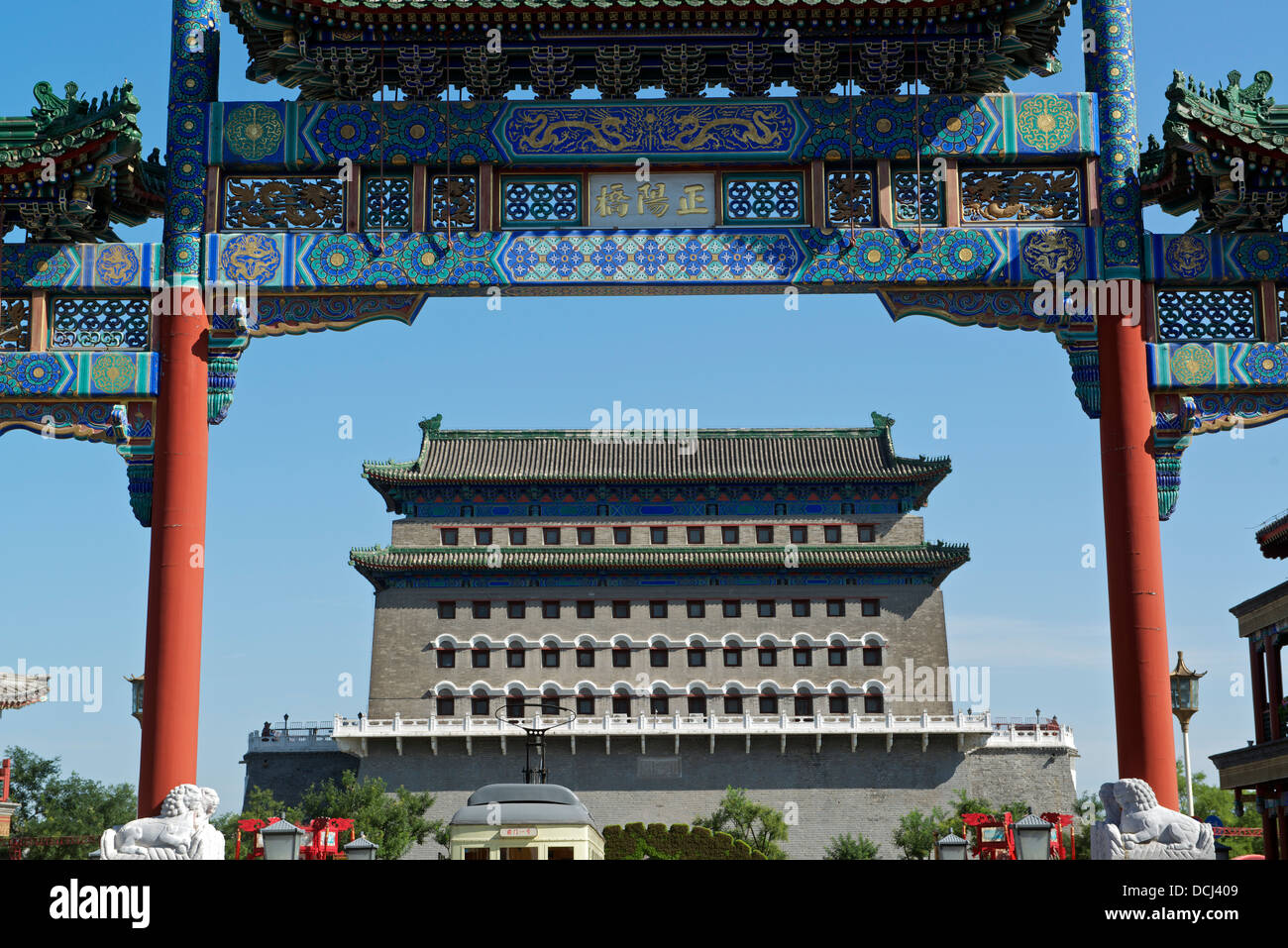 La paix céleste nouvellement reconstruite en face de la Porte Qianmen Street Zhengyangmen à Beijing en 2013 Banque D'Images