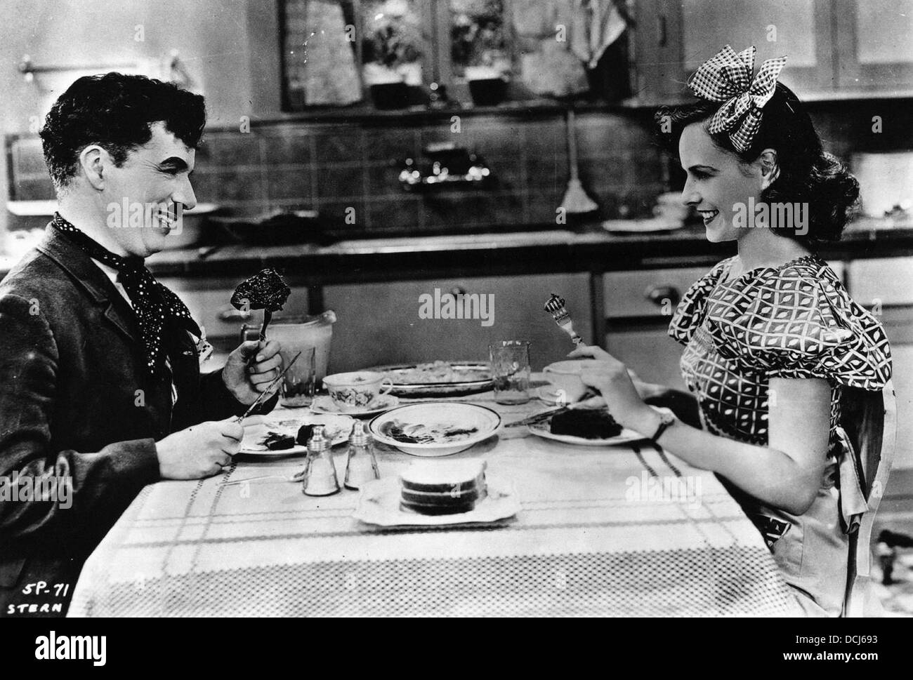 Les temps modernes - Charlie Chaplin, Paulette Goddard - réalisé par Charlie Chaplin - United Artists, 1936 Banque D'Images