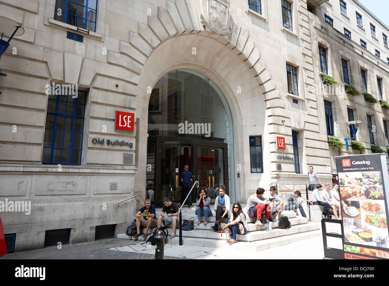 Lse Building Inbetween Lse building Banque de photographies et d’images à haute résolution - Alamy