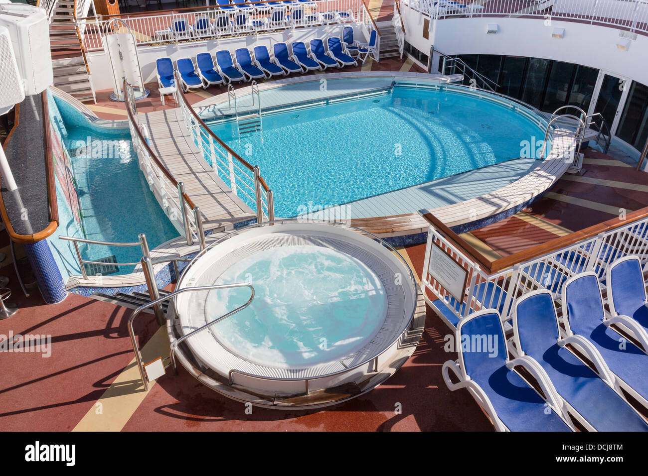Piscine vide. P&O Cruise ship Aurora Banque D'Images