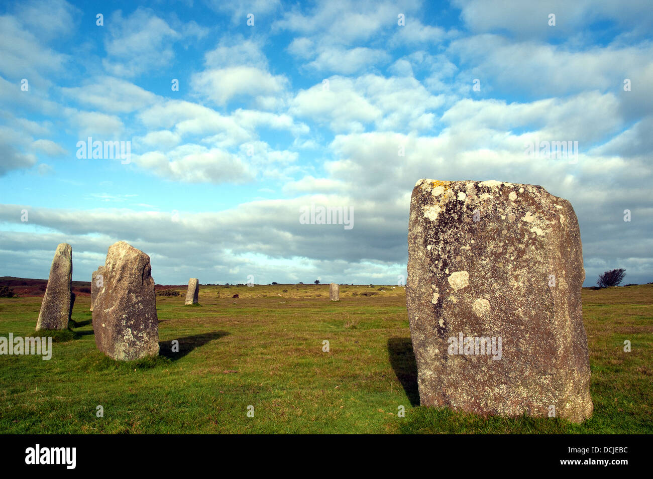 Figurent parmi les pierres à larbins sur Bodmin Moor en Cornouailles, Royaume-Uni Banque D'Images