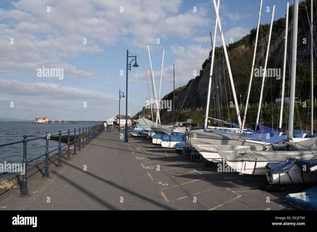 Chemin côtier vers Mumbles Pier, Swansea Bay pays de Galles. Côte galloise Banque D'Images