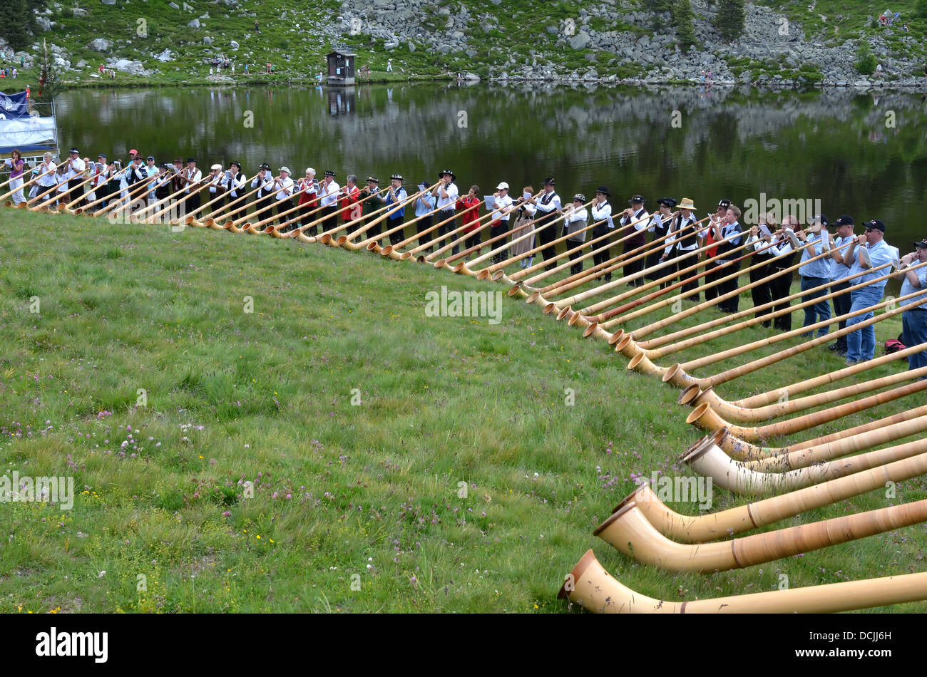 NENDAZ, SUISSE - Le 28 juillet : le grand ensemble à la fin de la Corne Alpine International Festival : Editorial Utilisez uniquement Banque D'Images