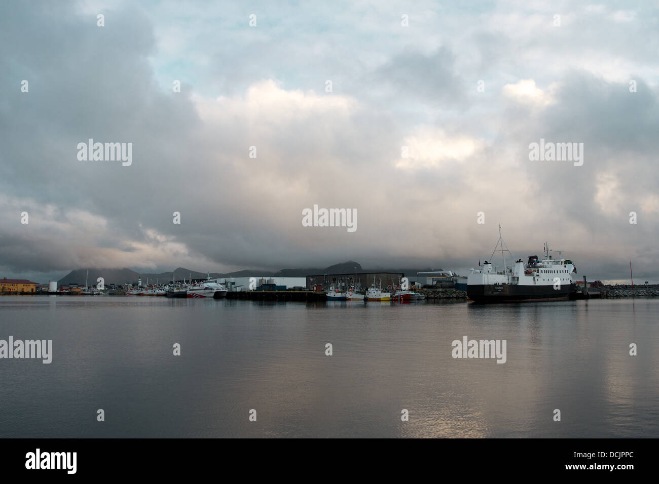 Les bateaux de pêche amarrés en Norvège Banque D'Images