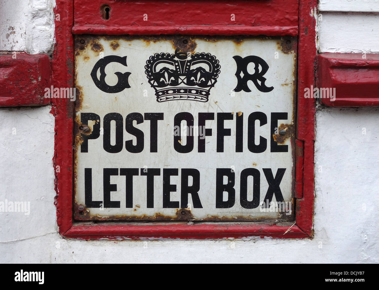 Un vieux bureau de poste post box Banque D'Images
