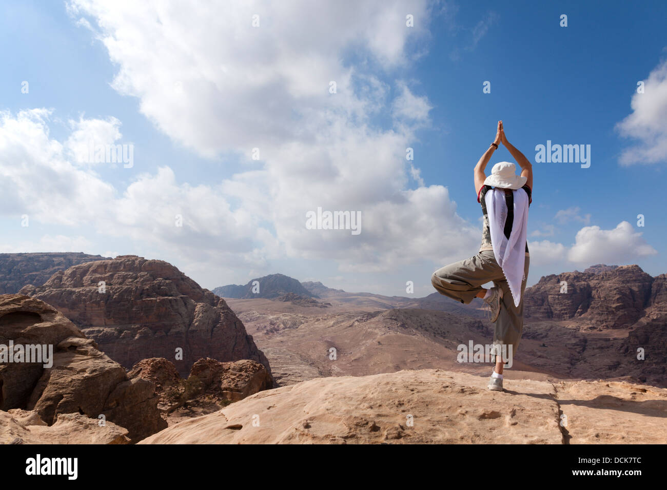 Yoga à Petra. Banque D'Images