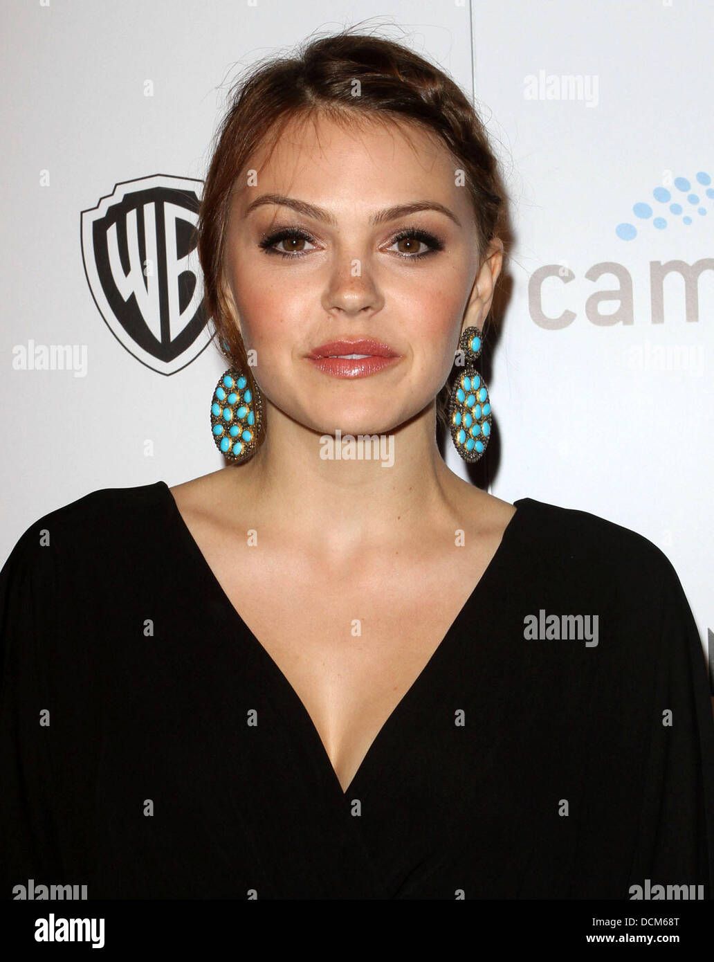 Aimee Teegarden Cambio et Warner Bros Digital Distribution célèbre la ...