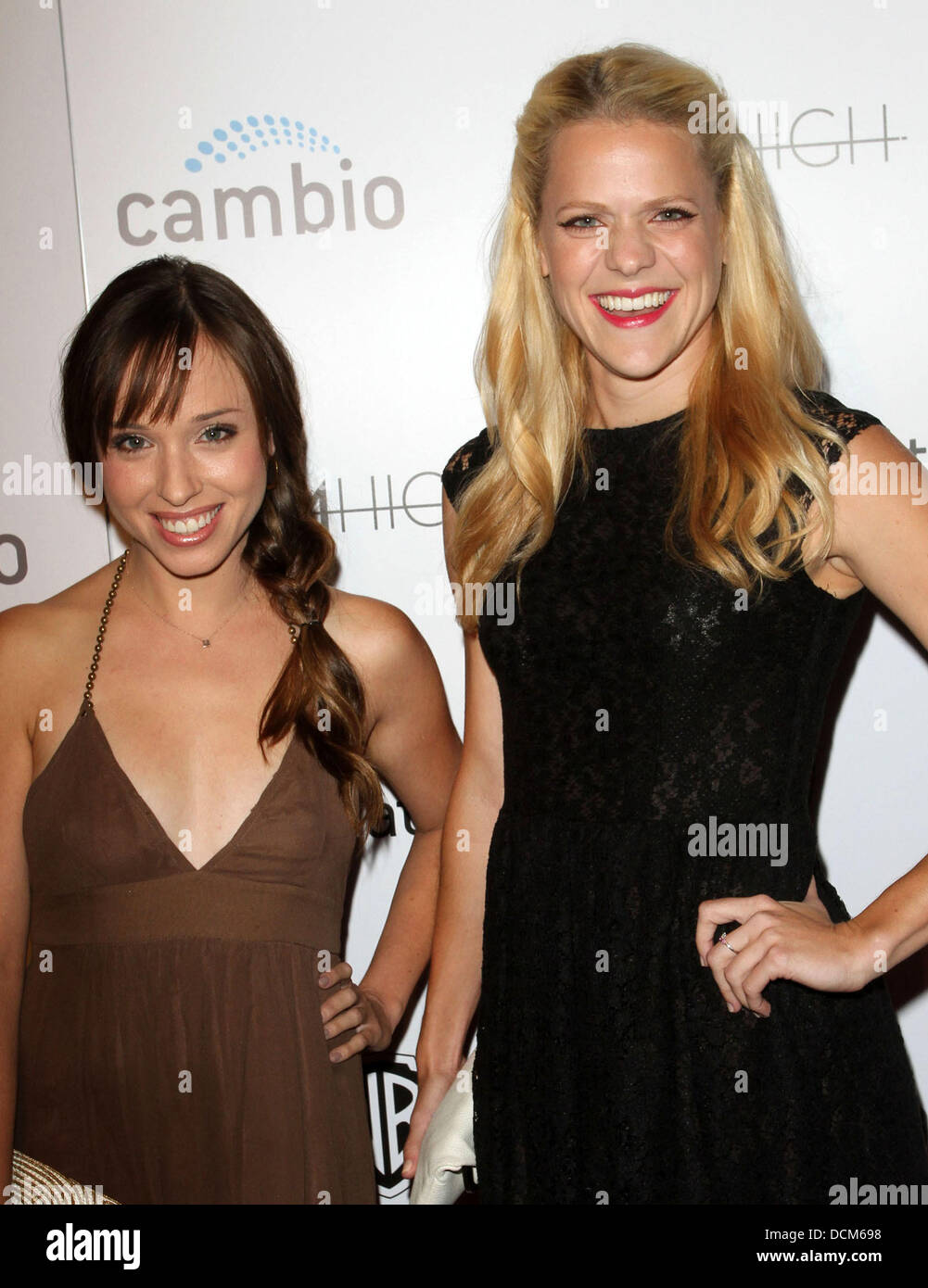 Natalie Lander et Michelle Glavan Cambio et Warner Bros Digital ...