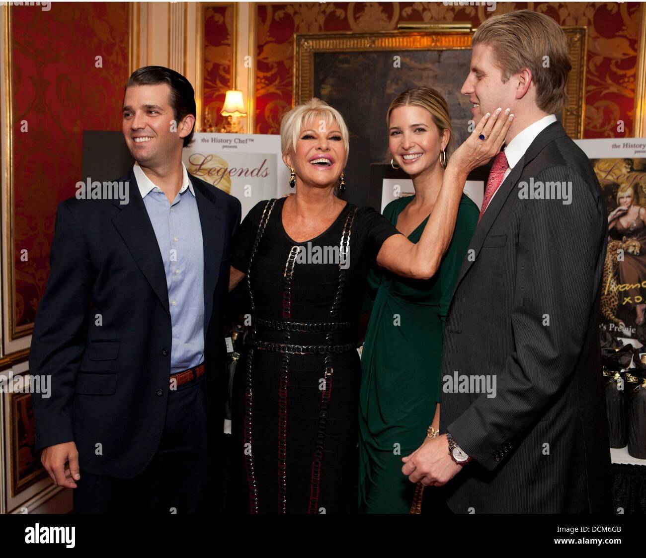 Donald Trump, Jr., Ivana Trump et Ivanka Trump et Eric Trump Ivana Living Legend Collection de vins lancement à dix à l'Est 64e Street New York City, USA - 18.10.11 Banque D'Images