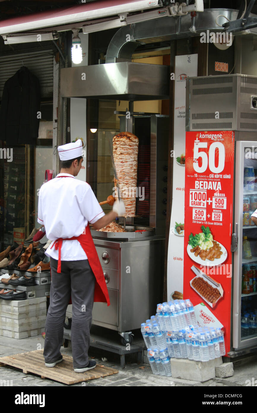 Kebab turc à l'extérieur du Grand Bazar d'Istanbul Banque D'Images
