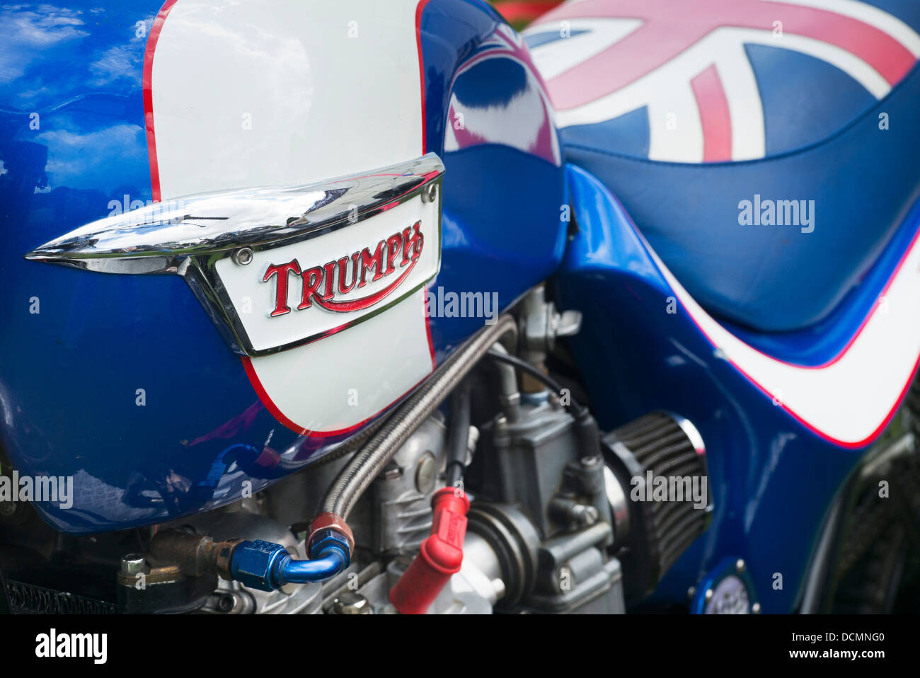 Triumph moto avec Union Jack carter de siège. Moto classique britannique Banque D'Images