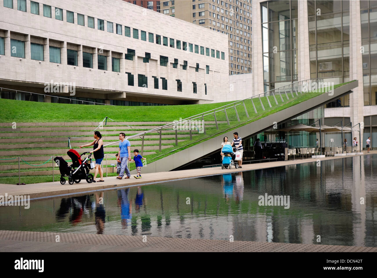 L'extérieur de l'École Juilliard au Lincoln Center Banque D'Images