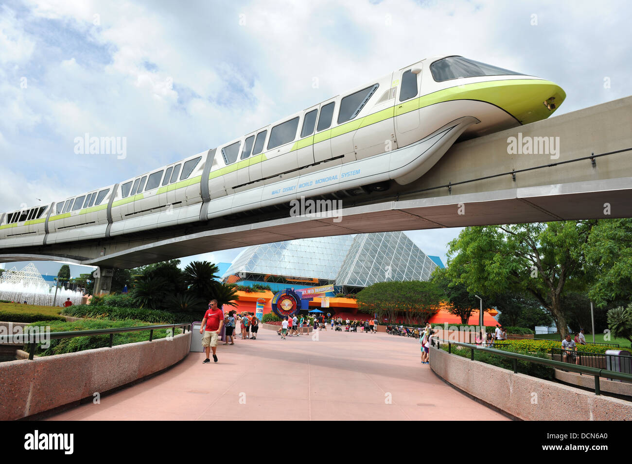 ORLANDO, FLORIDE - le 13 juin 2012 : Disney's Epcot Center sphere Banque D'Images