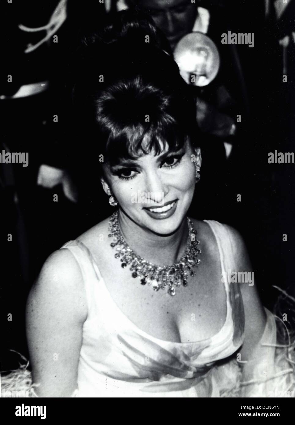 GINA LOLLOBRIGIDA au Festival de Cannes.(Image Crédit : © P.I.P/Globe Photos/ZUMAPRESS.com) Banque D'Images