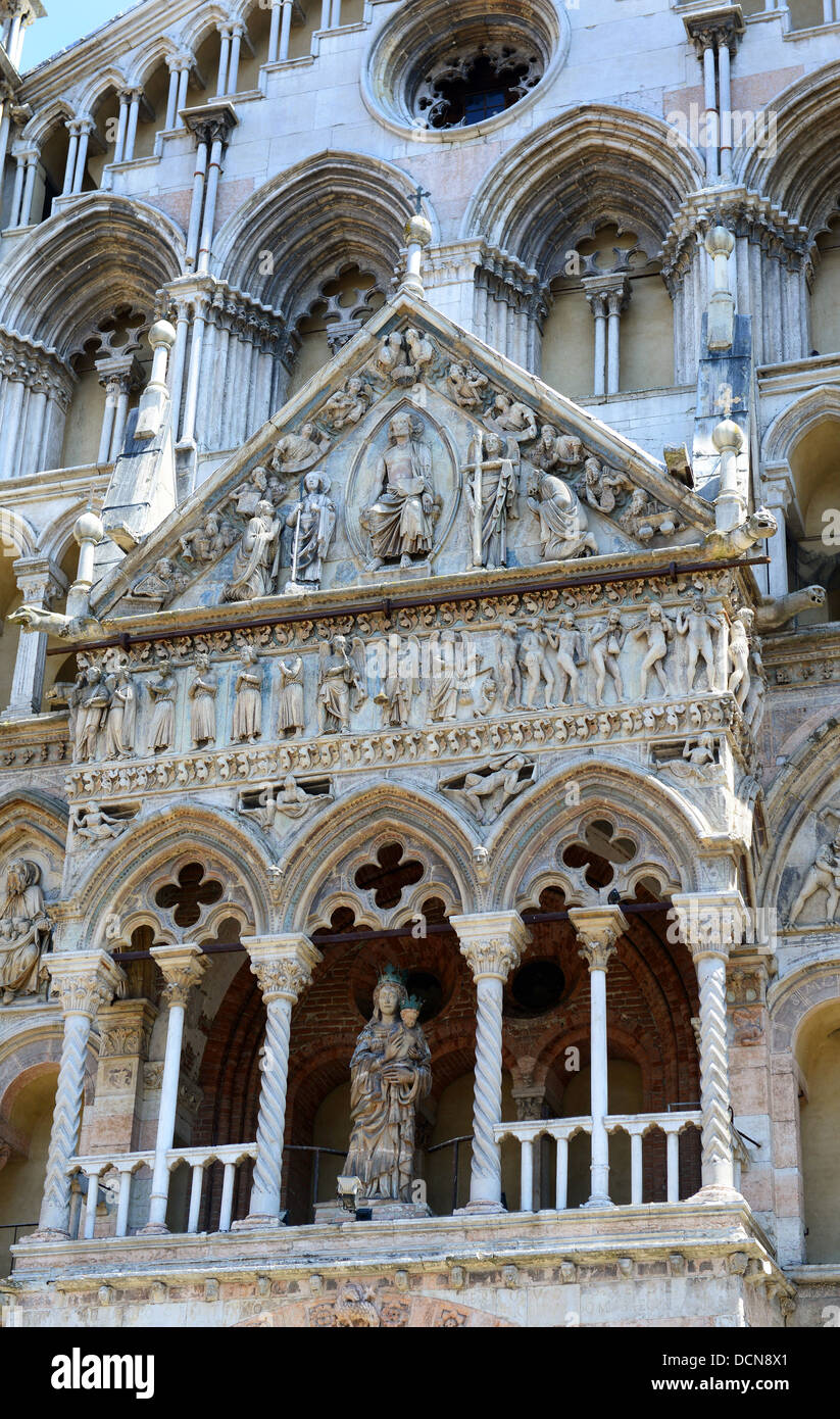 Façade de la cathédrale San Giorgio de Ferrara Emilia-Romagna en Italie du nord Banque D'Images