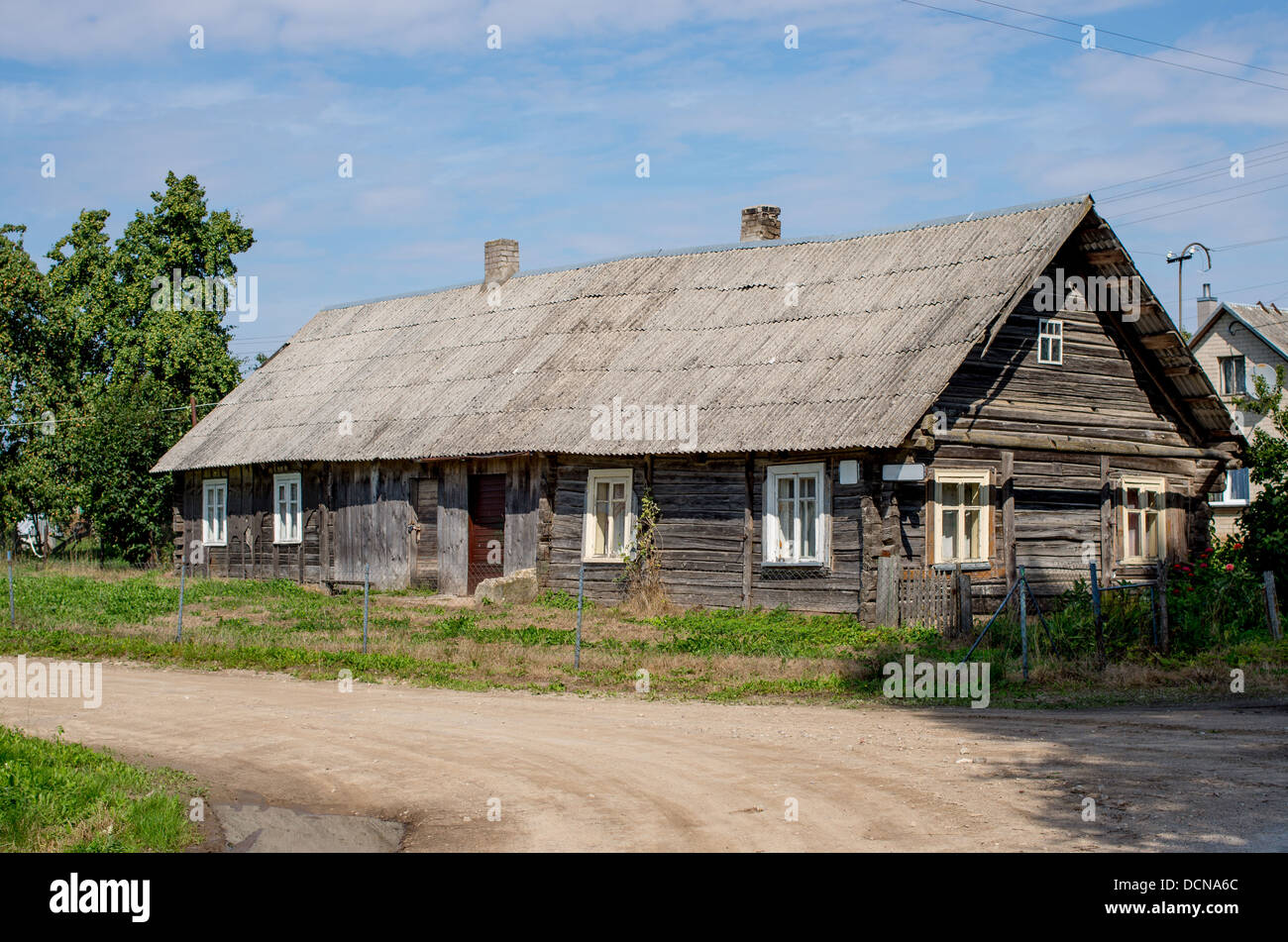Une vieille maison dans village historique de la Lituanie. Banque D'Images